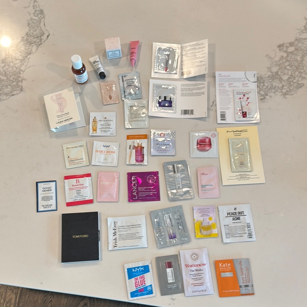Beauty Samples 33 Total